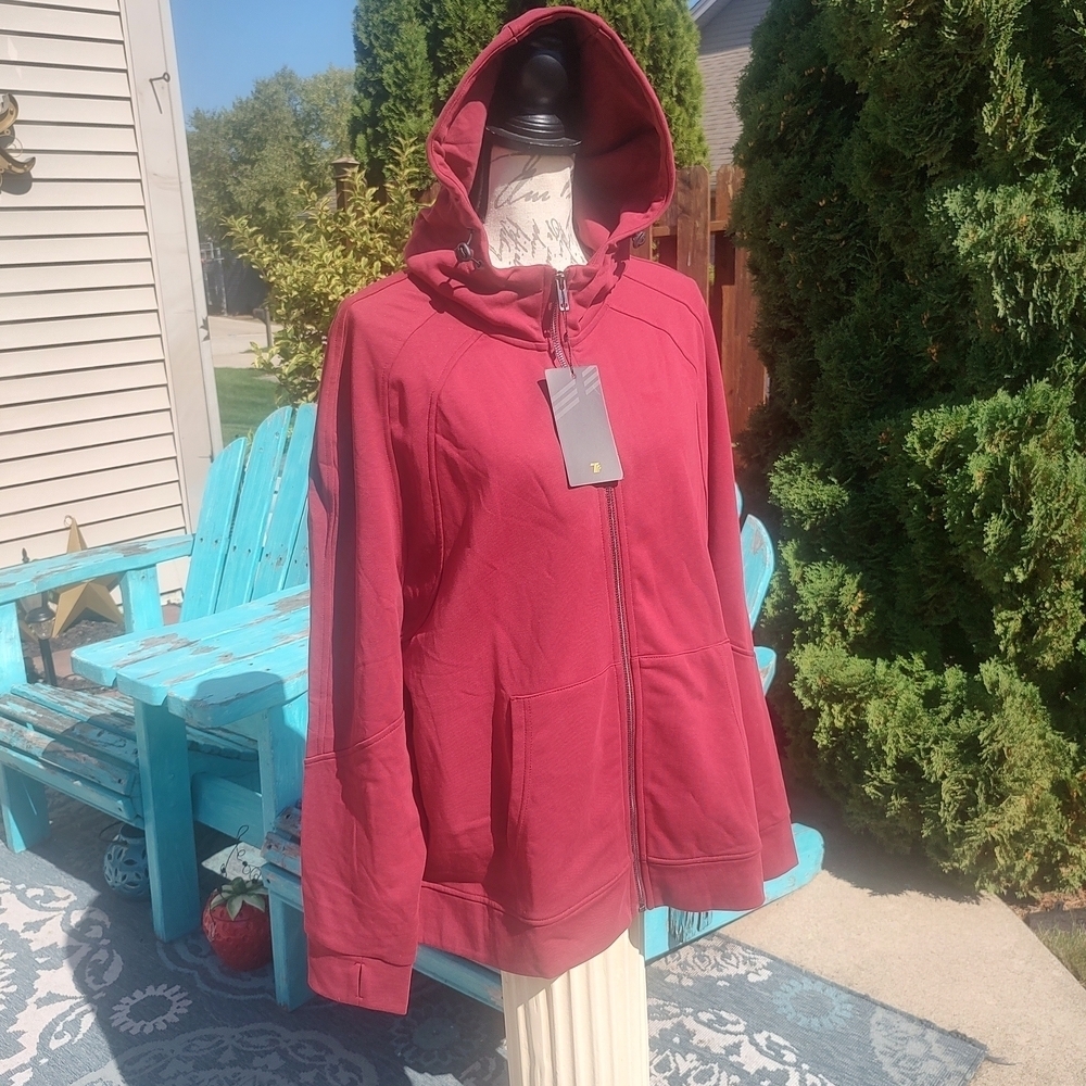 TBY Stylish Men's XXL Burgundy Zip-Up Hoodie NWT